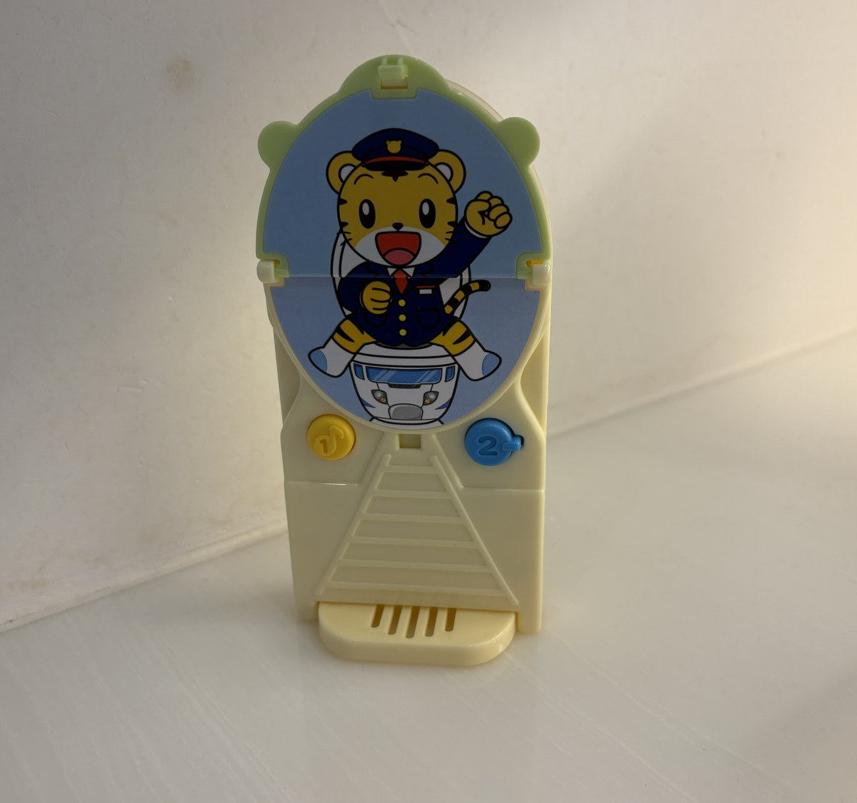 こどもちゃれんじで届いた、トイレに置いて使うタイプのおもちゃ